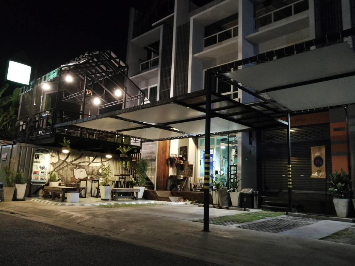 White Monkey Guesthouse Phetchaburi Exterior photo